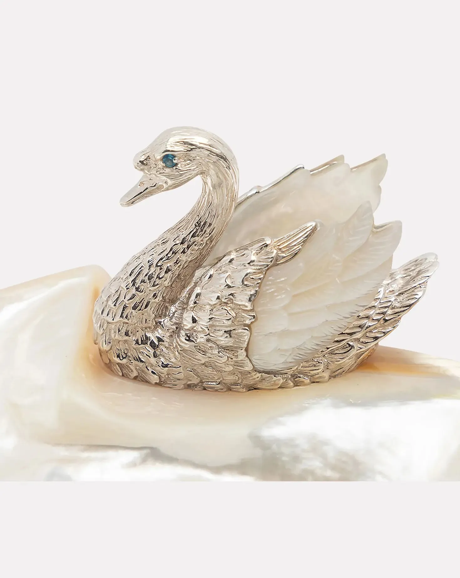 Mother Of Pearl Silver Swan & Shell Wings Plate